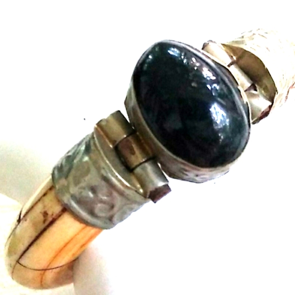 VINTAGE Genuine Blue GemStone Carved Bone Bangle - Picture 5 of 16